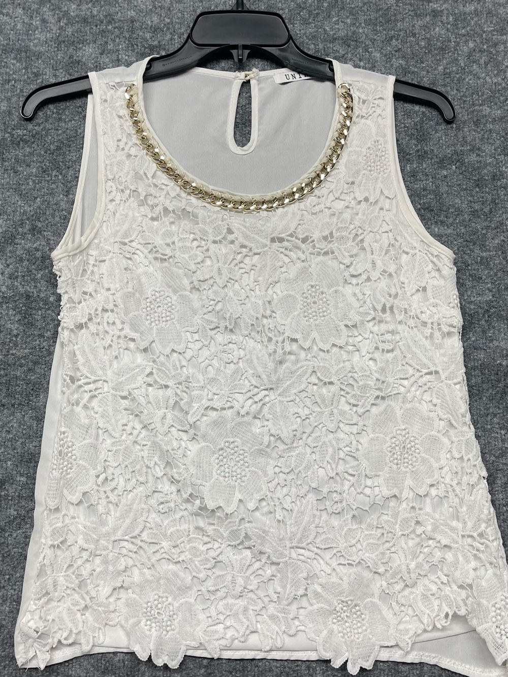 Women's White Lace Sleeveless Top with Chain Accent Size M